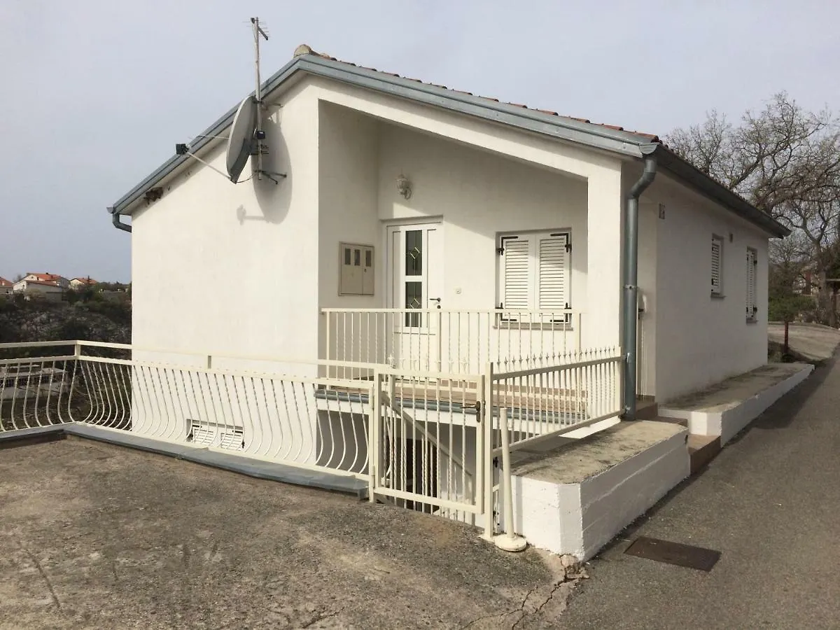 Holiday Home Krizanic 노비비노돌스키